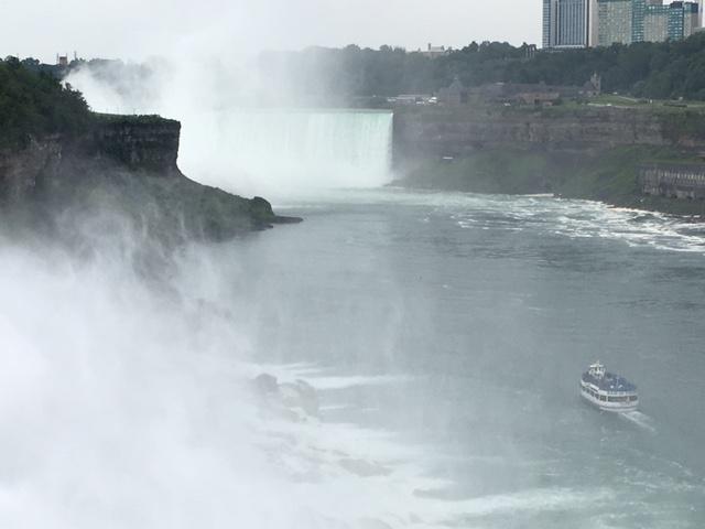 maid_of_the_mist_head_to_falls
